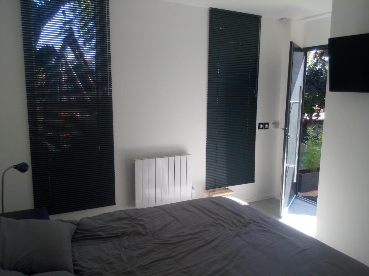 Cottage Calme Via Rhona Avec Piscine Chavanoz 外观 照片